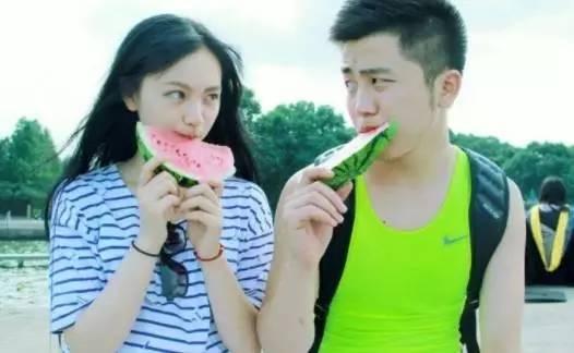 娱乐吃瓜酱闺蜜爱情,娱乐吃瓜酱的甜蜜故事